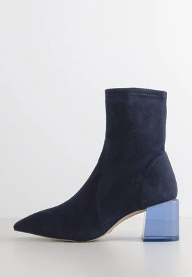 Botki Stuart Weitzman