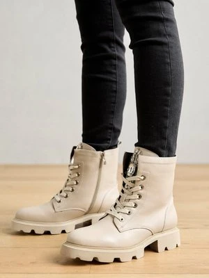 Botki sznurowane Alma en Pena