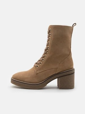 Botki sznurowane Anna Field