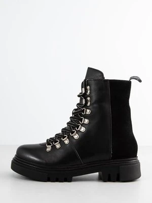 Botki sznurowane Barbour International