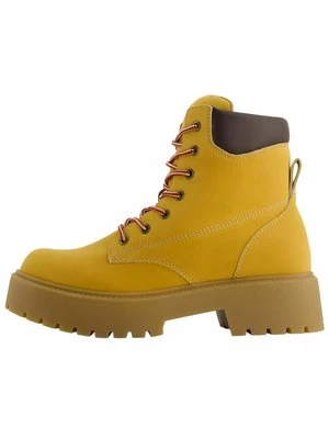 Botki sznurowane Bershka