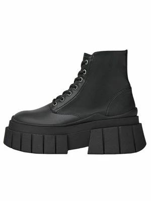 Botki sznurowane Bershka