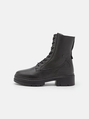 Botki sznurowane Bullboxer