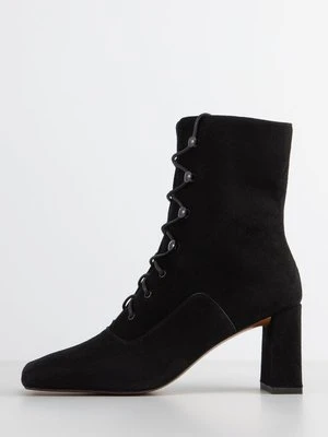 Botki sznurowane BY FAR