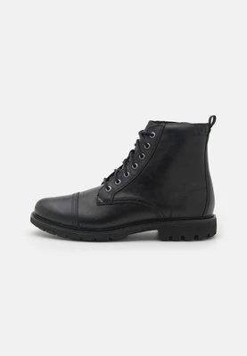 Botki sznurowane Clarks