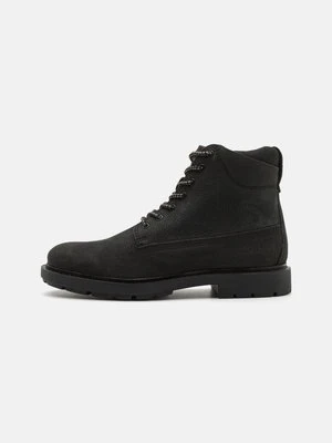 Botki sznurowane Clarks