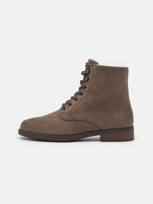 Botki sznurowane Clarks