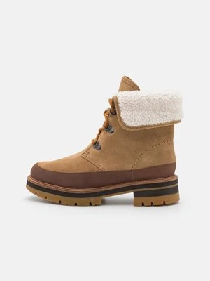 Botki sznurowane Clarks