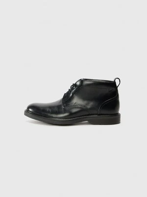 Botki sznurowane Clarks