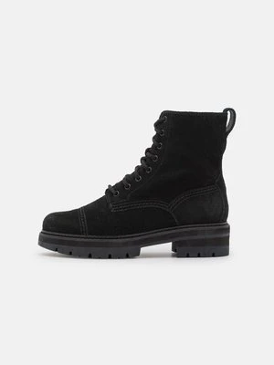 Botki sznurowane Clarks