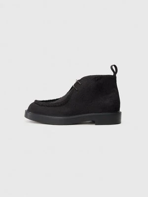 Botki sznurowane Emporio Armani