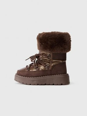 Botki sznurowane Friboo