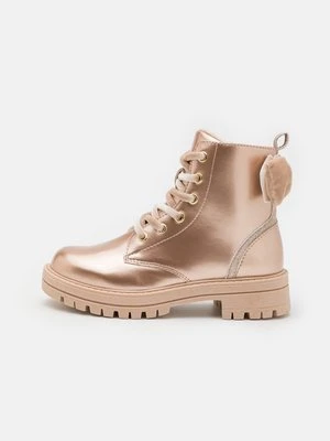 Botki sznurowane Friboo