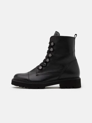 Botki sznurowane Gabor