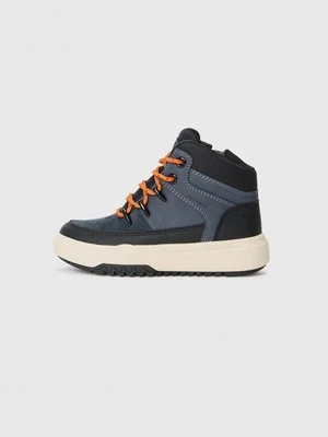 Botki sznurowane Geox