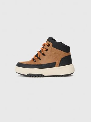 Botki sznurowane Geox