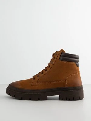 Zdjęcie produktu Botki sznurowane Gordon and Bros