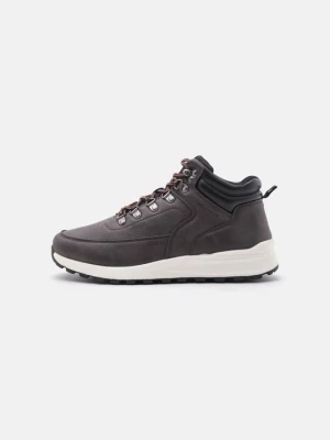 Botki sznurowane Jack&Jones ciemnobrązowy