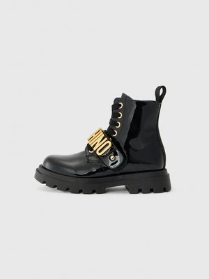Botki sznurowane Moschino