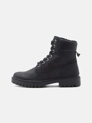 Botki sznurowane Pier One