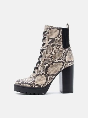 Botki sznurowane Steve Madden