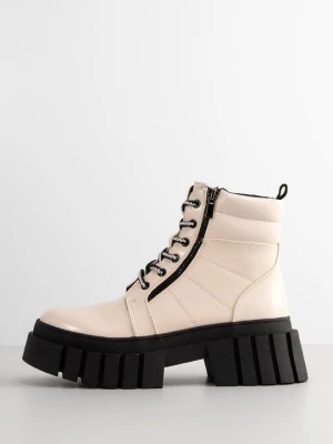 Botki sznurowane Steve Madden mleczny