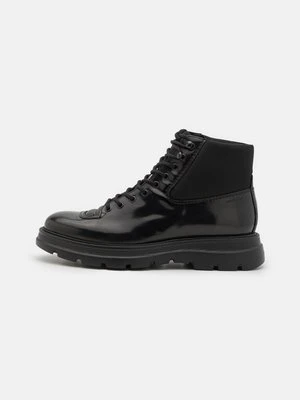 Botki sznurowane Stuart Weitzman