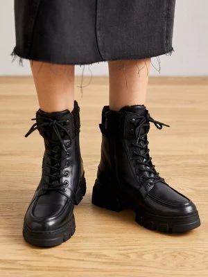 Botki sznurowane tamaris