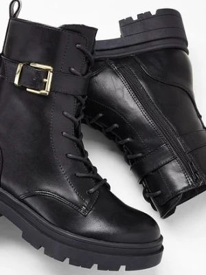 Botki sznurowane ze sprzączką bonprix