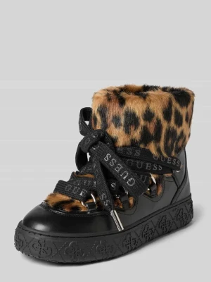 Sznurowane botki z detalem z logo Model „Uneek” Guess