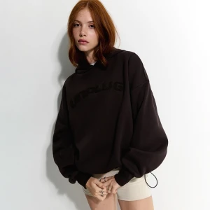 Brązowa bluza z napisem Unplug House