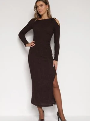 Brązowa Dopasowana Sukienka z Metaliczną Ozdobą na Ramieniu Reilara