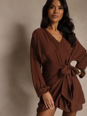 Brązowa Kopertowa Sukienka z Wiskozy z Bufiastymi Rękawami Wiązana w Talii Anevra