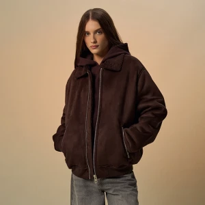 Brązowa kurtka bomber z kołnierzem sherpa House