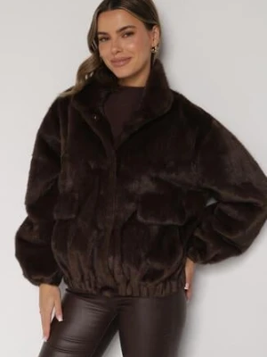 Brązowa Kurtka Futerko o Kroju Bomberki z Kieszeniami Tiwedara