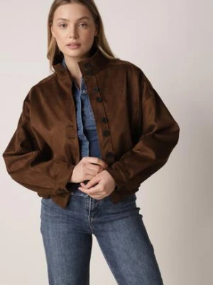 Brązowa Kurtka w Stylu Bomberki z Ozdobnymi Guzikami Polimi