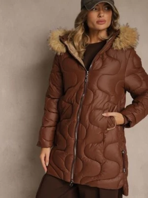 Brązowa Pikowana Kurtka z Kapturem z Futerkowym Zdobieniem Olinedia j.style