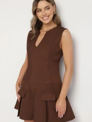 Brązowa Rozkloszowana Sukienka z Wycięciem przy Dekolcie Atarinea retro & icone