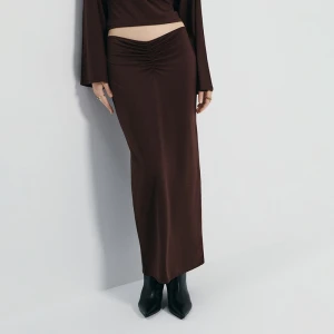 Brązowa spódnica midi z marszczeniami House