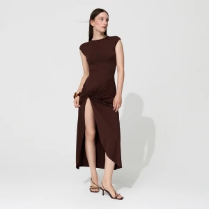 Brązowa sukienka maxi bodycone z wycięciem na nogę House