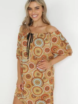 Brązowa Sukienka Mini z Hiszpańskim Dekoltem i Ozdobnym Wiązaniem Yarelina rosa