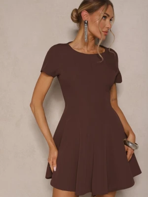 Brązowa Sukienka o Rozkloszowanym Kroju na Krótki Rękaw Zdobiona Przeszyciami Mepiza New Collection