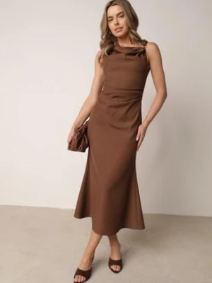 Brązowa Sukienka VICES Ozdobiona Aplikacją na Ramieniu Palleleora