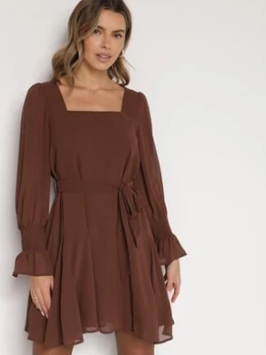 Brązowa Sukienka Vices z Siateczkowymi Rękawami i Wiązanym Paskiem Resnala