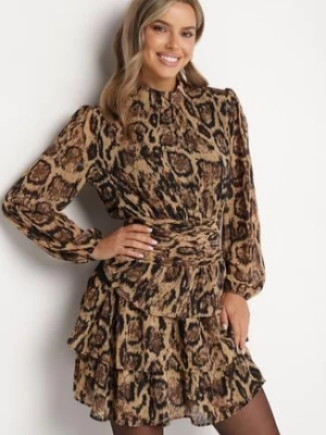 Brązowa Sukienka w Panterkę o Rozkloszowanym Kroju ze Stójką i Falbankami Tirinnis retro & icone