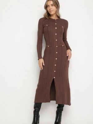 Brązowa Sweterkowa Sukienka z Wiskozą Ozdobiona Metalicznymi Guzikami Eldatila yu & me