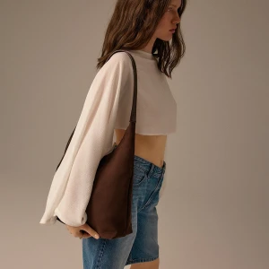 Brązowa torebka shopper z naturalnego zamszu House