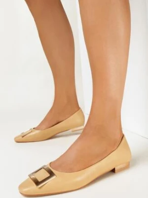 Brązowe Balerinki na Płaskim Obcasie z Metalową Ozdobą Akana