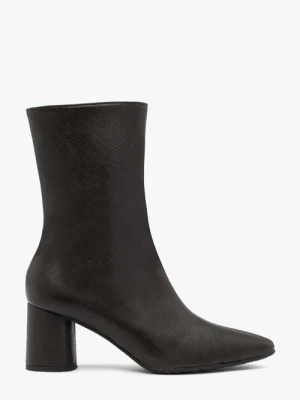 Brązowe botki na słupku Ryłko