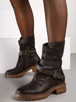 Brązowe Botki z Nieregularną Cholewką Zdobioną Paskami i Sprzączkami Zinbelle